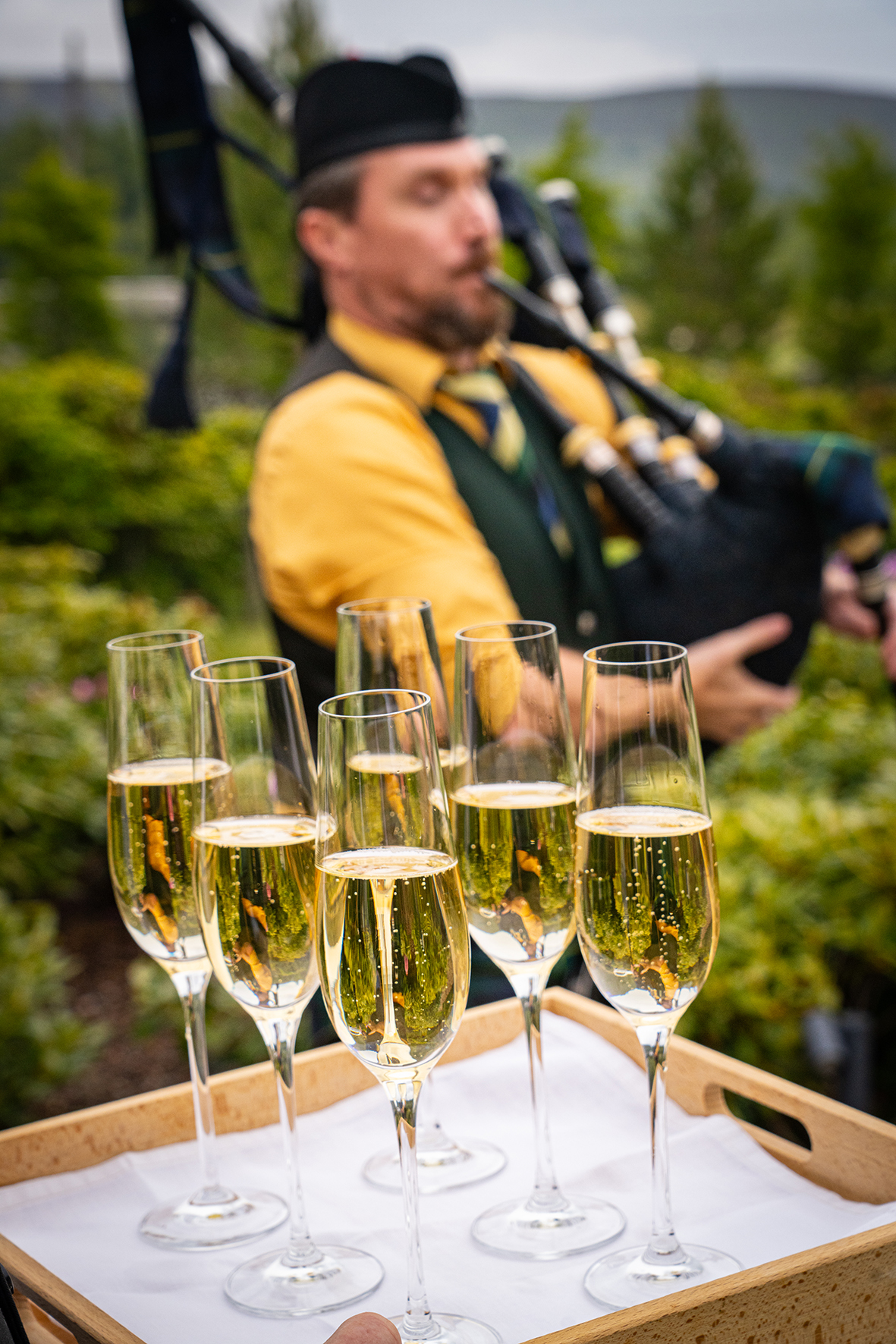 Champagne reception with bagpiper at private estate